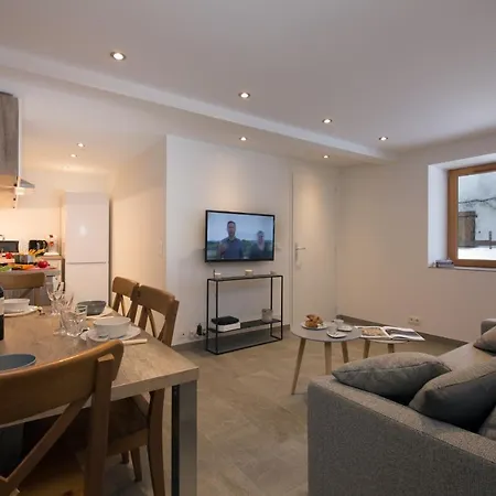Sleeps 4 *