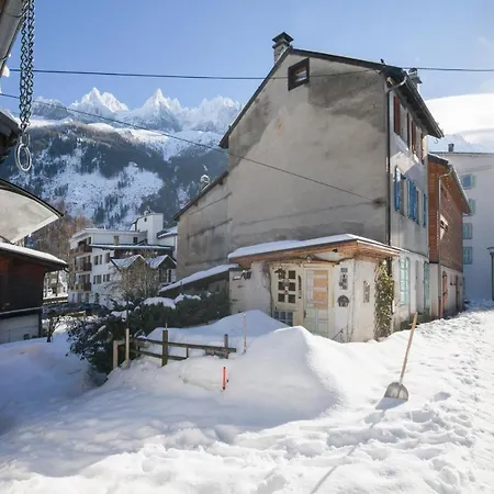 Sleeps 4